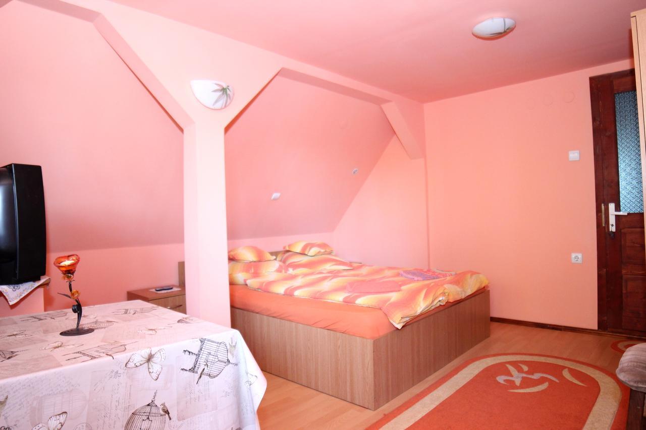Hotel Csergo Ildiko Vendeghaz Lăzarea Exteriér fotografie
