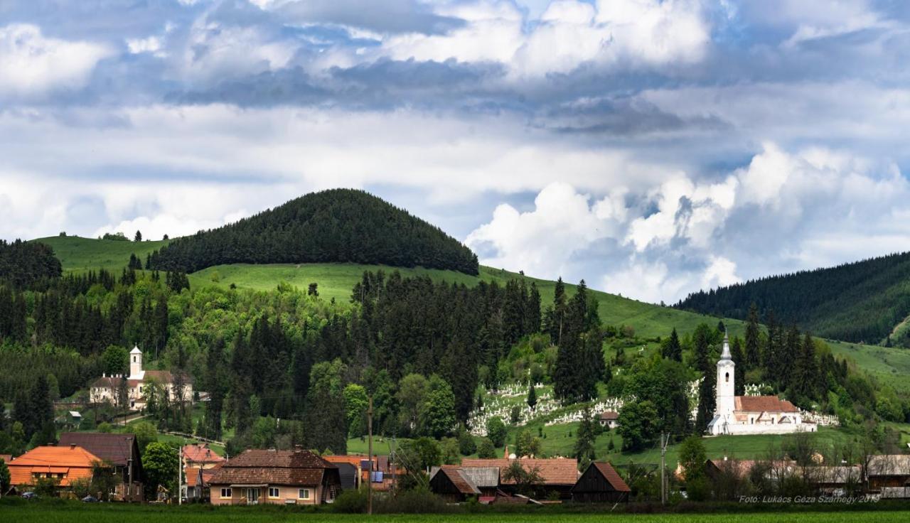 Hotel Csergo Ildiko Vendeghaz Lăzarea Exteriér fotografie